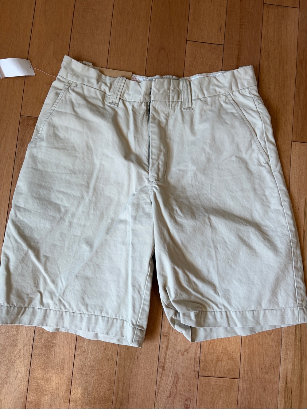 Old Navy Men's Light Beige Flat-Front loose fit Shorts